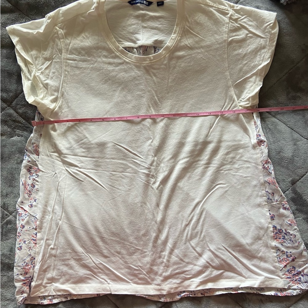 UNI QLO cap sleeve shirt size L